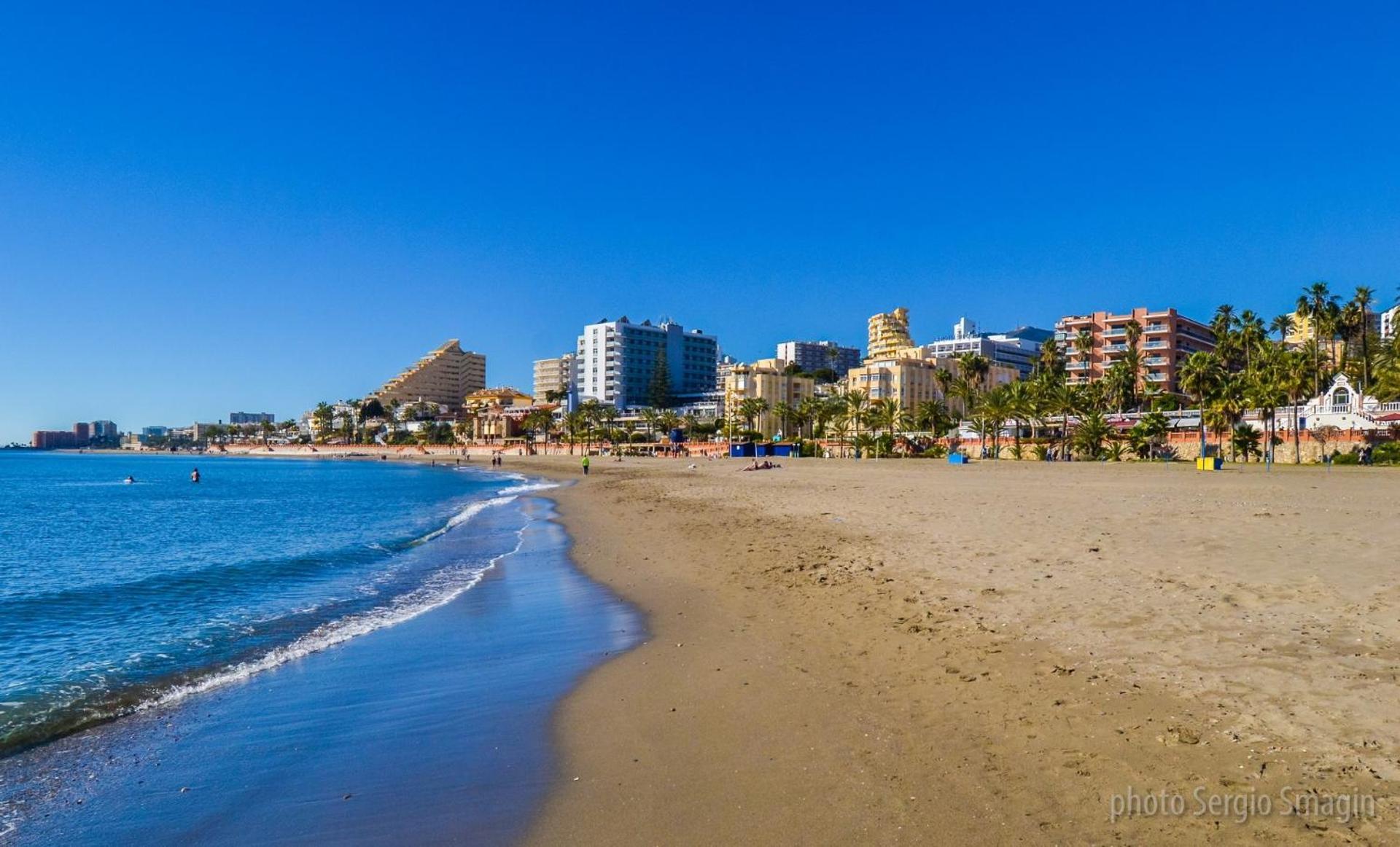812 Benalbeach. 1ºlinea De Playa. Vistas A La Piscina Y La Montana. Benalmádena Esterno foto